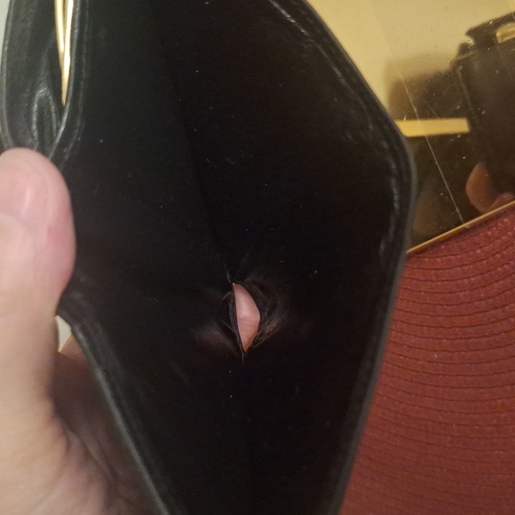 Vintage YSL Compact Kiss Lock Leather Bifold Wallet - Picture 9 of 10